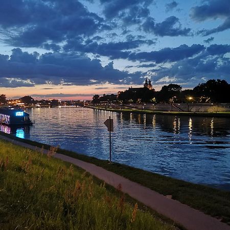 Luxury Jacuzzi Apartment Краків Екстер'єр фото