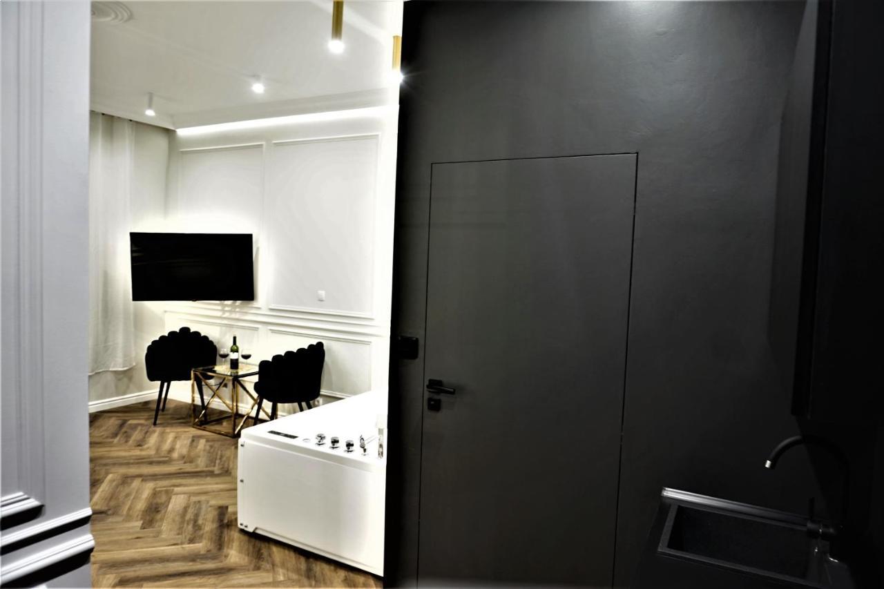 Luxury Jacuzzi Apartment Краків Екстер'єр фото