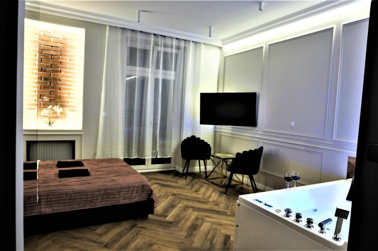 Luxury Jacuzzi Apartment Краків Екстер'єр фото