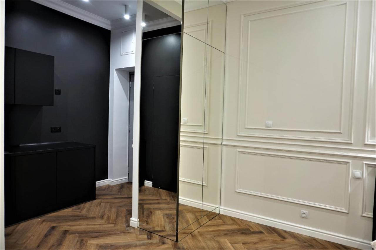 Luxury Jacuzzi Apartment Краків Екстер'єр фото