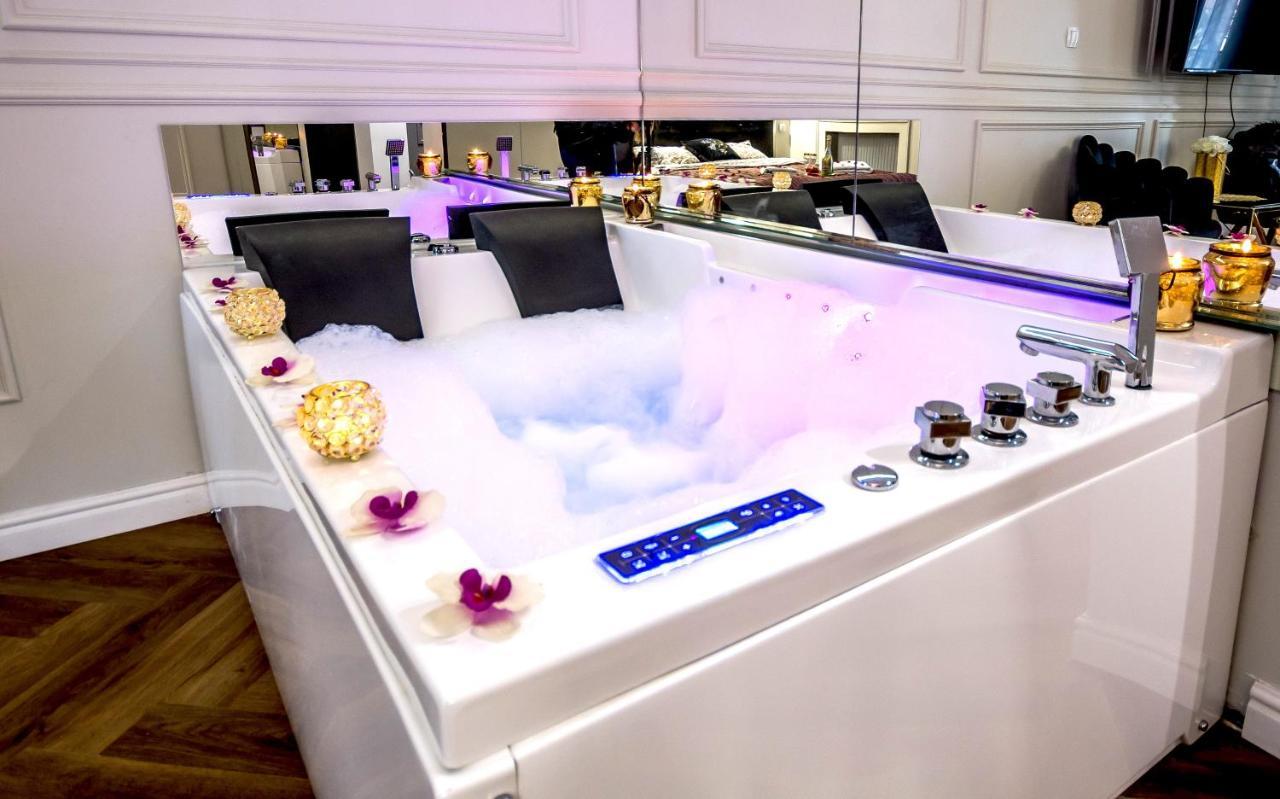 Luxury Jacuzzi Apartment Краків Екстер'єр фото